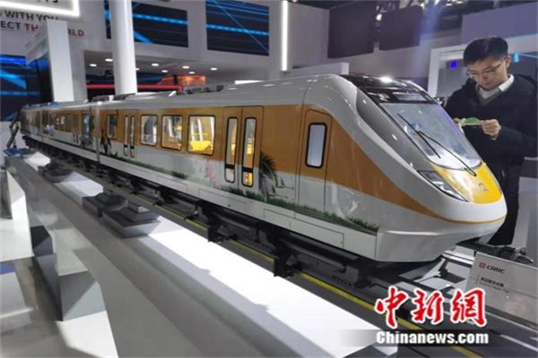 绿城中国:张亚东辞任董事会主席 刘成云任新主席
